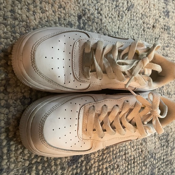Used white Air Forces - Picture 3 of 5